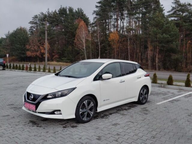 Белый Ниссан Лиф, объемом двигателя 0 л и пробегом 190 тыс. км за 10600 $, фото 4 на Automoto.ua