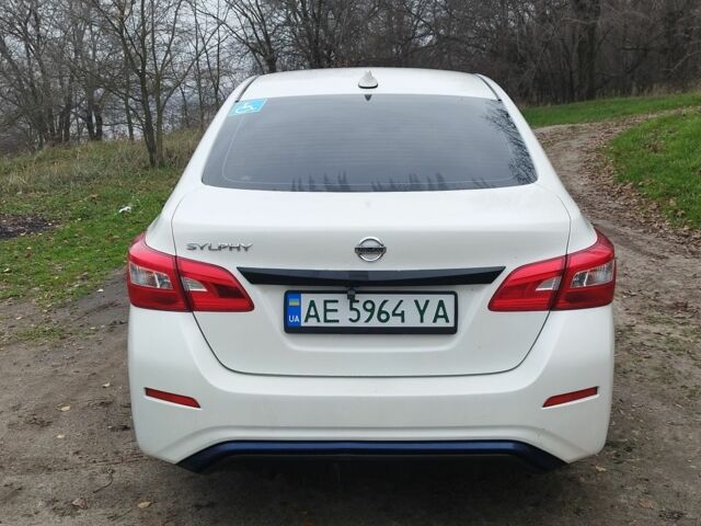 Белый Ниссан Лиф, объемом двигателя 0 л и пробегом 95 тыс. км за 11500 $, фото 5 на Automoto.ua