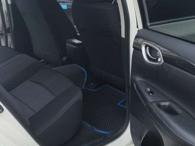 Белый Ниссан Лиф, объемом двигателя 0 л и пробегом 95 тыс. км за 11500 $, фото 13 на Automoto.ua