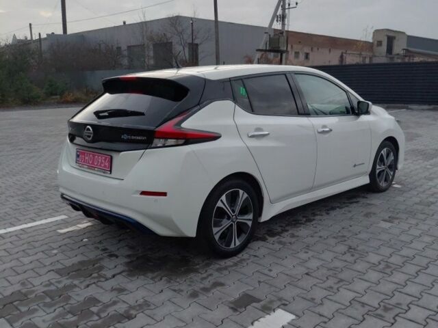 Белый Ниссан Лиф, объемом двигателя 0 л и пробегом 190 тыс. км за 10600 $, фото 6 на Automoto.ua