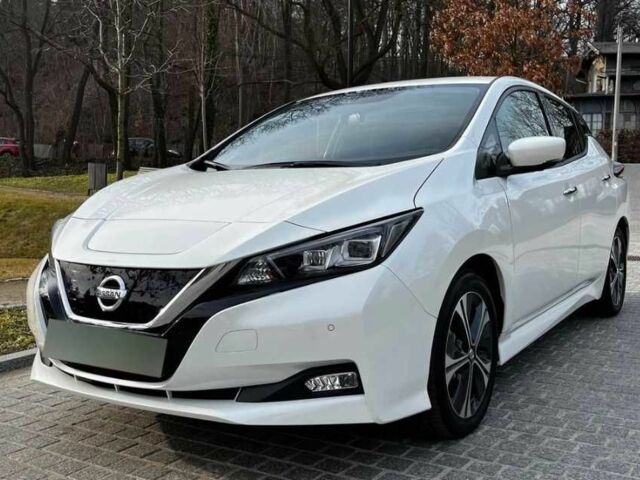 Белый Ниссан Лиф, объемом двигателя 0 л и пробегом 35 тыс. км за 12300 $, фото 5 на Automoto.ua