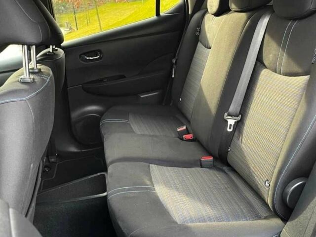 Белый Ниссан Лиф, объемом двигателя 0 л и пробегом 35 тыс. км за 12300 $, фото 10 на Automoto.ua