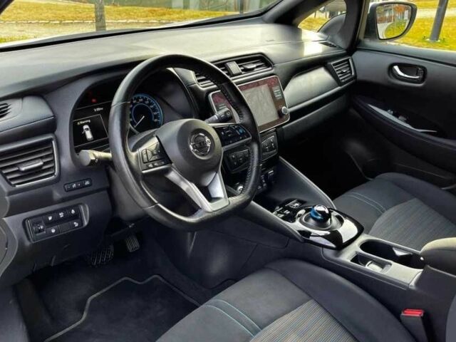 Белый Ниссан Лиф, объемом двигателя 0 л и пробегом 35 тыс. км за 12300 $, фото 8 на Automoto.ua