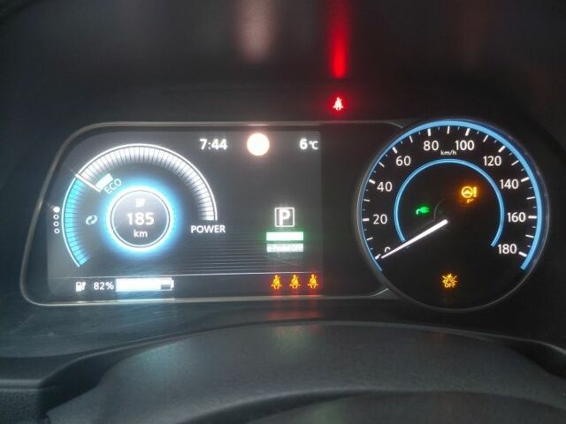 Белый Ниссан Лиф, объемом двигателя 0 л и пробегом 190 тыс. км за 11200 $, фото 3 на Automoto.ua