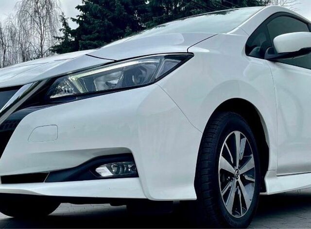 Белый Ниссан Лиф, объемом двигателя 0 л и пробегом 70 тыс. км за 9800 $, фото 8 на Automoto.ua