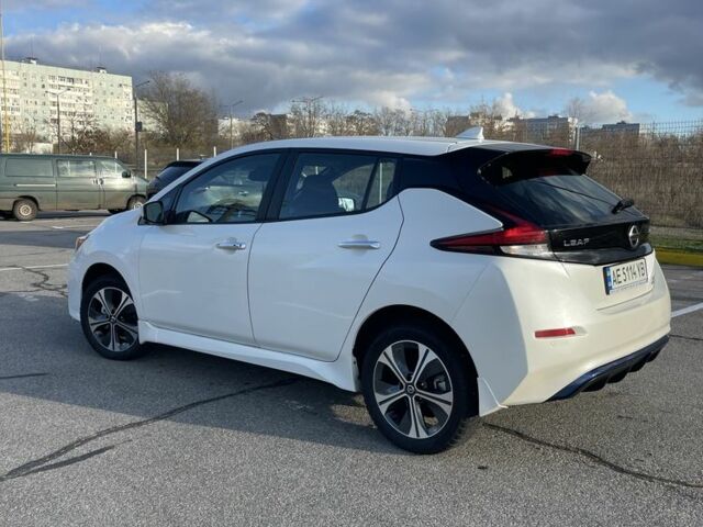 Белый Ниссан Лиф, объемом двигателя 0 л и пробегом 71 тыс. км за 16700 $, фото 2 на Automoto.ua