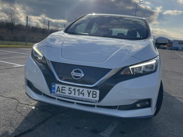 Белый Ниссан Лиф, объемом двигателя 0 л и пробегом 71 тыс. км за 16700 $, фото 1 на Automoto.ua