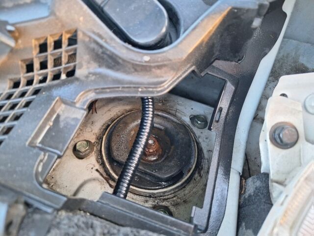 Белый Ниссан Лиф, объемом двигателя 0 л и пробегом 102 тыс. км за 7200 $, фото 9 на Automoto.ua