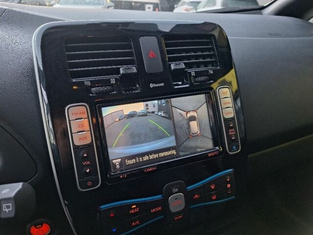 Белый Ниссан Лиф, объемом двигателя 0 л и пробегом 102 тыс. км за 7200 $, фото 7 на Automoto.ua