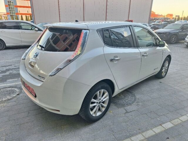 Белый Ниссан Лиф, объемом двигателя 0 л и пробегом 102 тыс. км за 7200 $, фото 6 на Automoto.ua