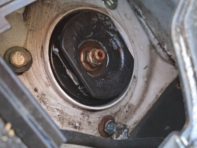 Белый Ниссан Лиф, объемом двигателя 0 л и пробегом 102 тыс. км за 7200 $, фото 11 на Automoto.ua