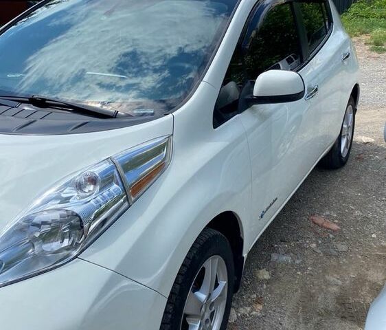 Белый Ниссан Лиф, объемом двигателя 0 л и пробегом 101 тыс. км за 7300 $, фото 9 на Automoto.ua