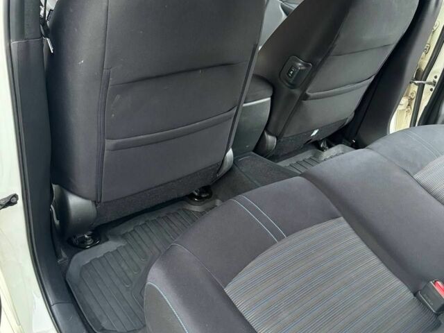 Белый Ниссан Лиф, объемом двигателя 0 л и пробегом 113 тыс. км за 12500 $, фото 8 на Automoto.ua