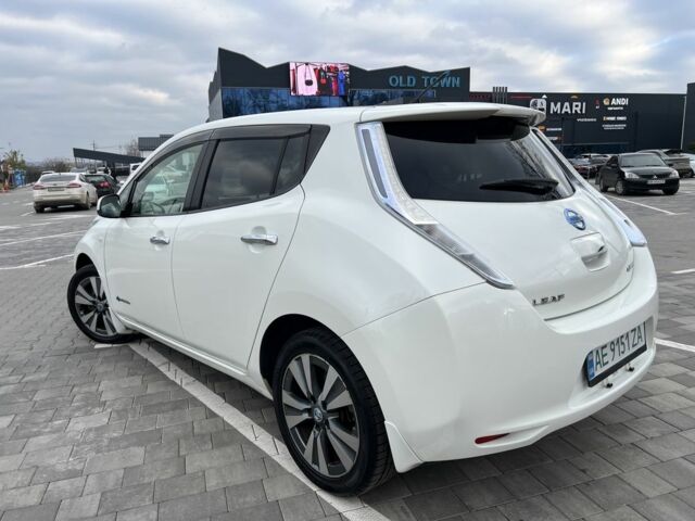 Белый Ниссан Лиф, объемом двигателя 0 л и пробегом 120 тыс. км за 4800 $, фото 3 на Automoto.ua