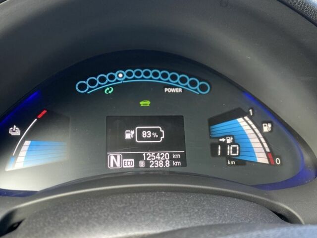 Білий Ніссан Ліф, об'ємом двигуна 0 л та пробігом 125 тис. км за 6100 $, фото 4 на Automoto.ua