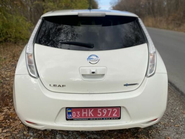 Білий Ніссан Ліф, об'ємом двигуна 0 л та пробігом 125 тис. км за 6100 $, фото 1 на Automoto.ua