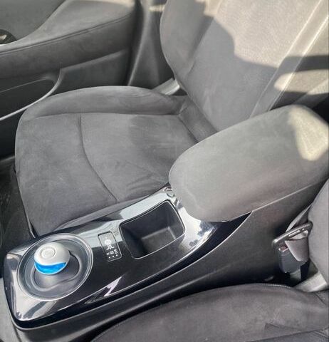 Білий Ніссан Ліф, об'ємом двигуна 0 л та пробігом 125 тис. км за 6100 $, фото 6 на Automoto.ua