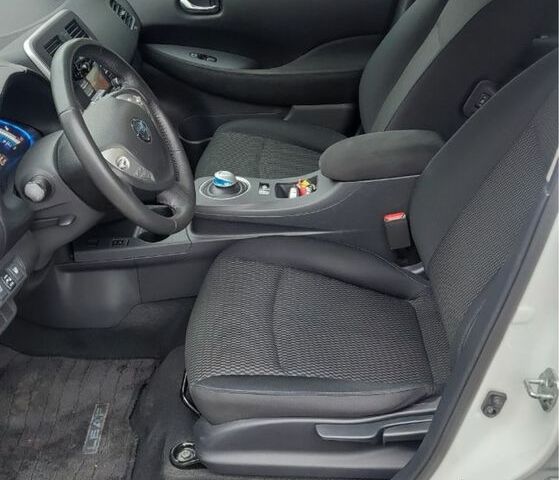 Белый Ниссан Лиф, объемом двигателя 0 л и пробегом 92 тыс. км за 7200 $, фото 17 на Automoto.ua