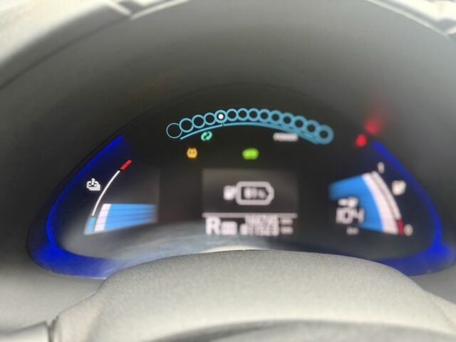 Белый Ниссан Лиф, объемом двигателя 0 л и пробегом 166 тыс. км за 6500 $, фото 12 на Automoto.ua