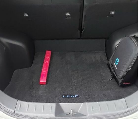 Белый Ниссан Лиф, объемом двигателя 0 л и пробегом 92 тыс. км за 7200 $, фото 11 на Automoto.ua