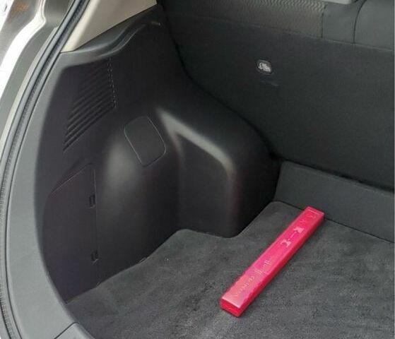 Белый Ниссан Лиф, объемом двигателя 0 л и пробегом 92 тыс. км за 7200 $, фото 18 на Automoto.ua