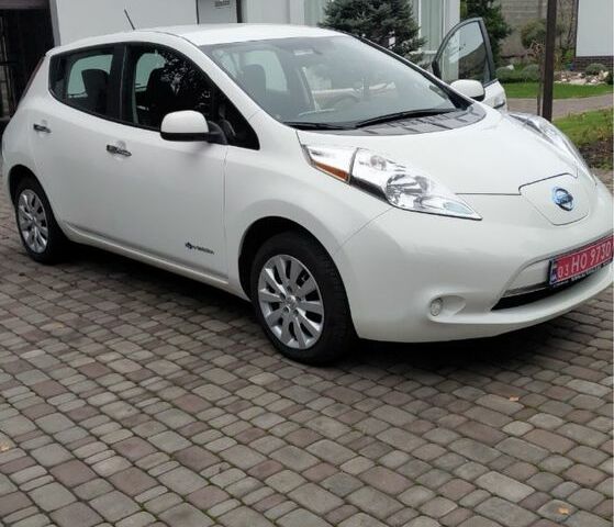 Белый Ниссан Лиф, объемом двигателя 0 л и пробегом 92 тыс. км за 7200 $, фото 5 на Automoto.ua