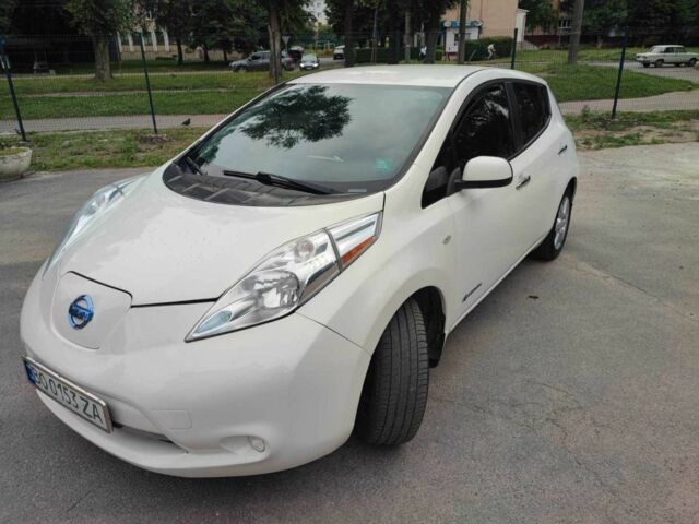 Белый Ниссан Лиф, объемом двигателя 0 л и пробегом 97 тыс. км за 6700 $, фото 7 на Automoto.ua