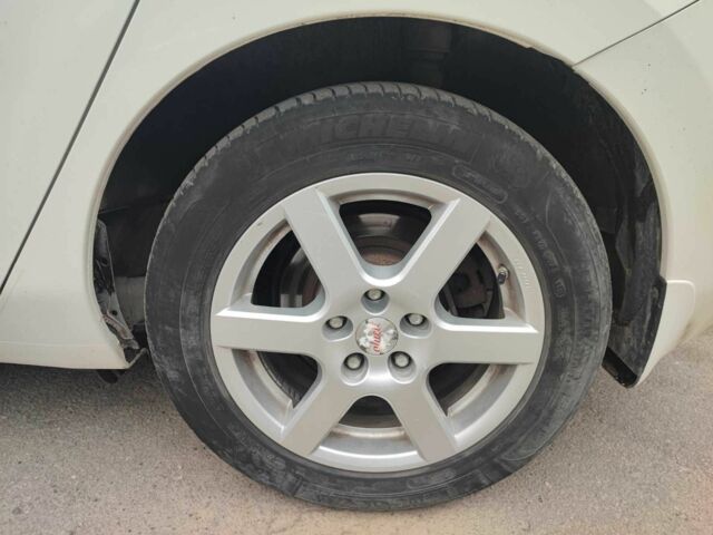 Белый Ниссан Лиф, объемом двигателя 0 л и пробегом 97 тыс. км за 6700 $, фото 3 на Automoto.ua