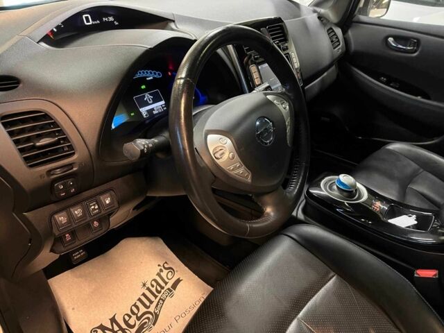 Белый Ниссан Лиф, объемом двигателя 0 л и пробегом 80 тыс. км за 5700 $, фото 7 на Automoto.ua