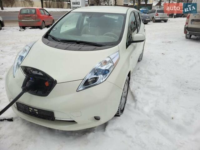 Бежевый Ниссан Лиф, объемом двигателя 0 л и пробегом 80 тыс. км за 4000 $, фото 3 на Automoto.ua