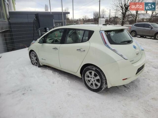 Бежевый Ниссан Лиф, объемом двигателя 0 л и пробегом 80 тыс. км за 4000 $, фото 2 на Automoto.ua