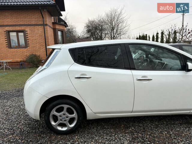 Бежевый Ниссан Лиф, объемом двигателя 0 л и пробегом 116 тыс. км за 6500 $, фото 12 на Automoto.ua