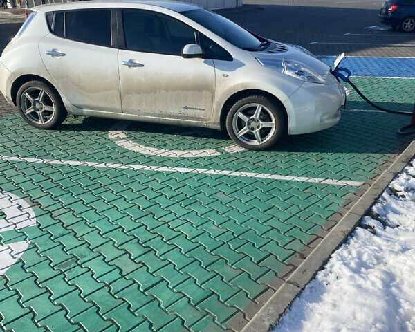 Бежевий Ніссан Ліф, об'ємом двигуна 0 л та пробігом 83 тис. км за 7250 $, фото 3 на Automoto.ua