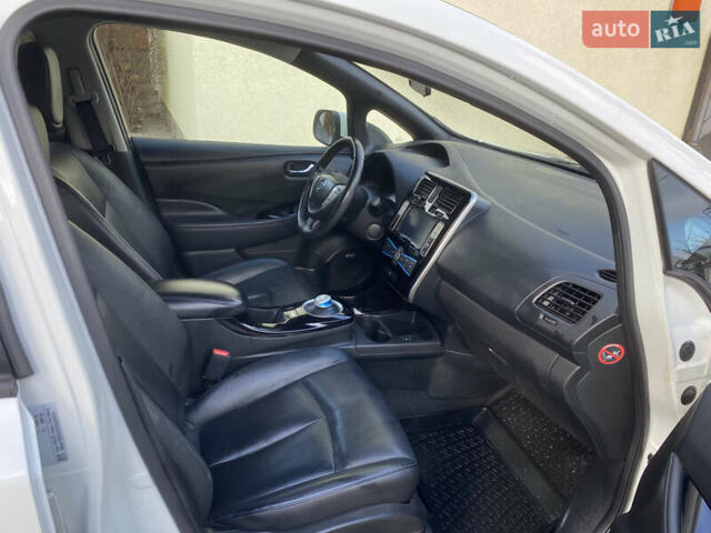 Бежевый Ниссан Лиф, объемом двигателя 0 л и пробегом 160 тыс. км за 7290 $, фото 11 на Automoto.ua