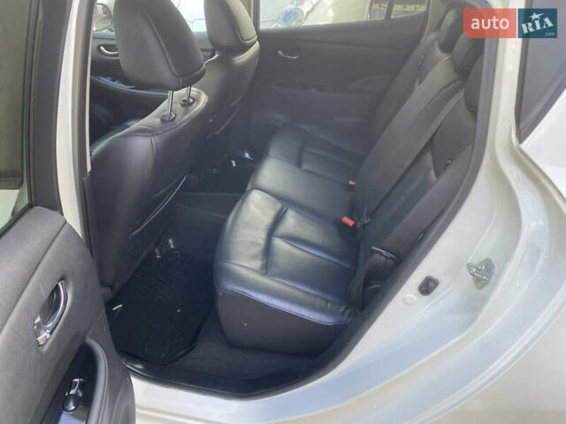 Бежевый Ниссан Лиф, объемом двигателя 0 л и пробегом 160 тыс. км за 7290 $, фото 8 на Automoto.ua