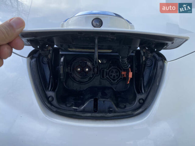 Бежевый Ниссан Лиф, объемом двигателя 0 л и пробегом 160 тыс. км за 7290 $, фото 14 на Automoto.ua