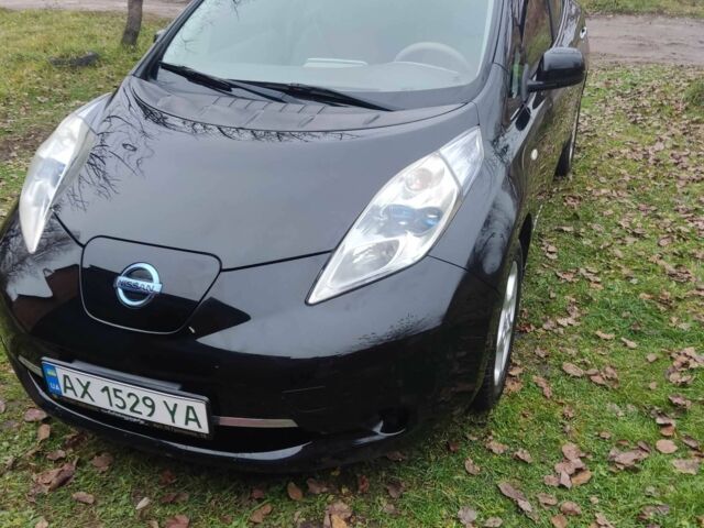 Черный Ниссан Лиф, объемом двигателя 0 л и пробегом 137 тыс. км за 5700 $, фото 7 на Automoto.ua