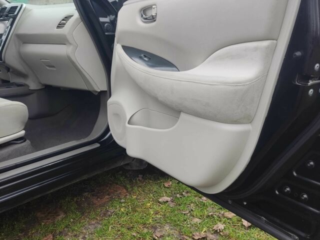 Черный Ниссан Лиф, объемом двигателя 0 л и пробегом 137 тыс. км за 5700 $, фото 9 на Automoto.ua