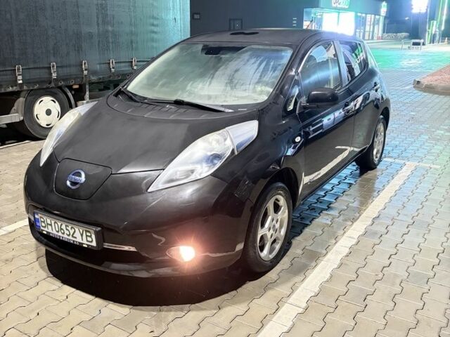 Черный Ниссан Лиф, объемом двигателя 0 л и пробегом 79 тыс. км за 4800 $, фото 15 на Automoto.ua