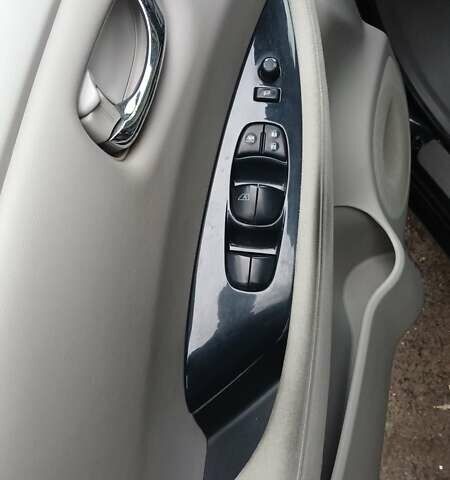 Черный Ниссан Лиф, объемом двигателя 0 л и пробегом 145 тыс. км за 5200 $, фото 10 на Automoto.ua