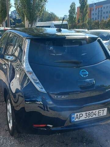 Черный Ниссан Лиф, объемом двигателя 0 л и пробегом 170 тыс. км за 11500 $, фото 2 на Automoto.ua