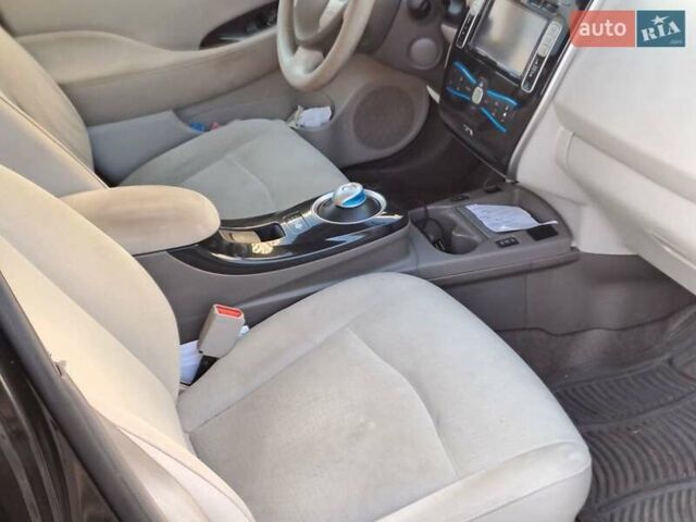 Черный Ниссан Лиф, объемом двигателя 0 л и пробегом 173 тыс. км за 5240 $, фото 5 на Automoto.ua