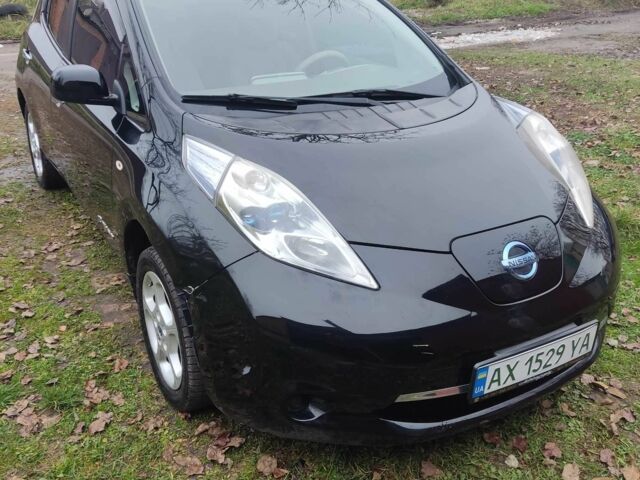 Черный Ниссан Лиф, объемом двигателя 0 л и пробегом 137 тыс. км за 5700 $, фото 5 на Automoto.ua