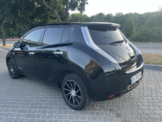 Черный Ниссан Лиф, объемом двигателя 0 л и пробегом 130 тыс. км за 6500 $, фото 3 на Automoto.ua