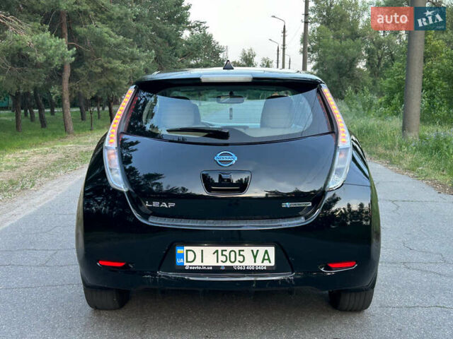 Черный Ниссан Лиф, объемом двигателя 0 л и пробегом 160 тыс. км за 3899 $, фото 5 на Automoto.ua