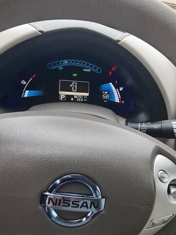 Черный Ниссан Лиф, объемом двигателя 0 л и пробегом 88 тыс. км за 4500 $, фото 2 на Automoto.ua