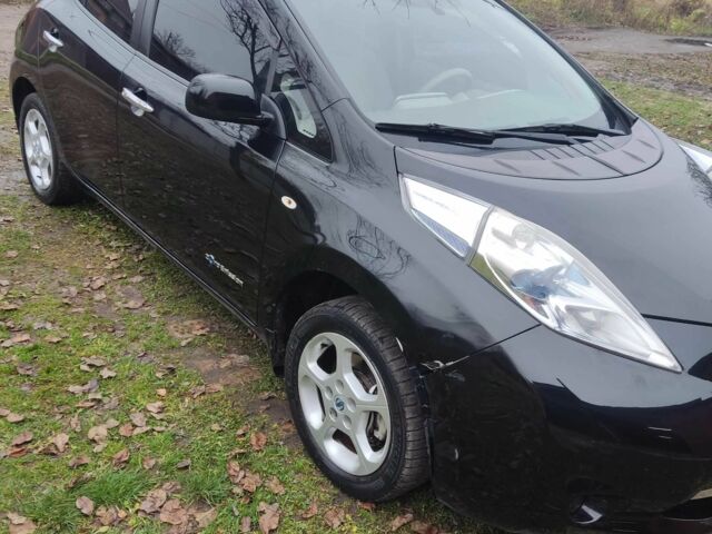 Черный Ниссан Лиф, объемом двигателя 0 л и пробегом 137 тыс. км за 5700 $, фото 1 на Automoto.ua