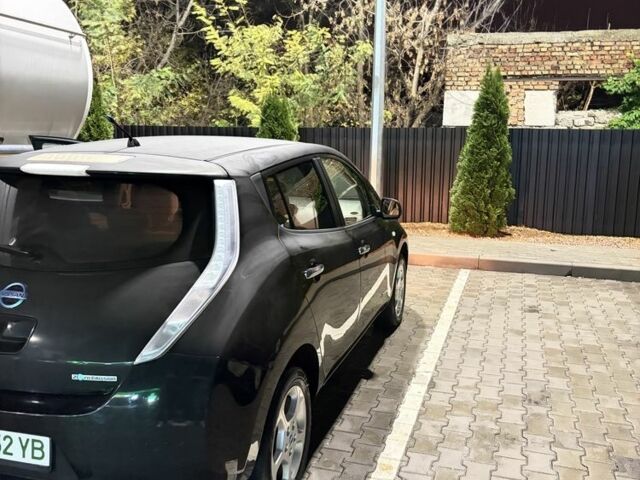 Черный Ниссан Лиф, объемом двигателя 0 л и пробегом 79 тыс. км за 4800 $, фото 16 на Automoto.ua
