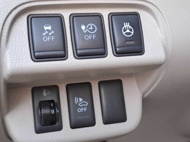 Черный Ниссан Лиф, объемом двигателя 0 л и пробегом 173 тыс. км за 5240 $, фото 10 на Automoto.ua