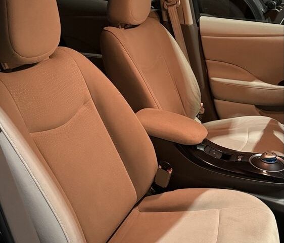 Черный Ниссан Лиф, объемом двигателя 0 л и пробегом 79 тыс. км за 4800 $, фото 6 на Automoto.ua